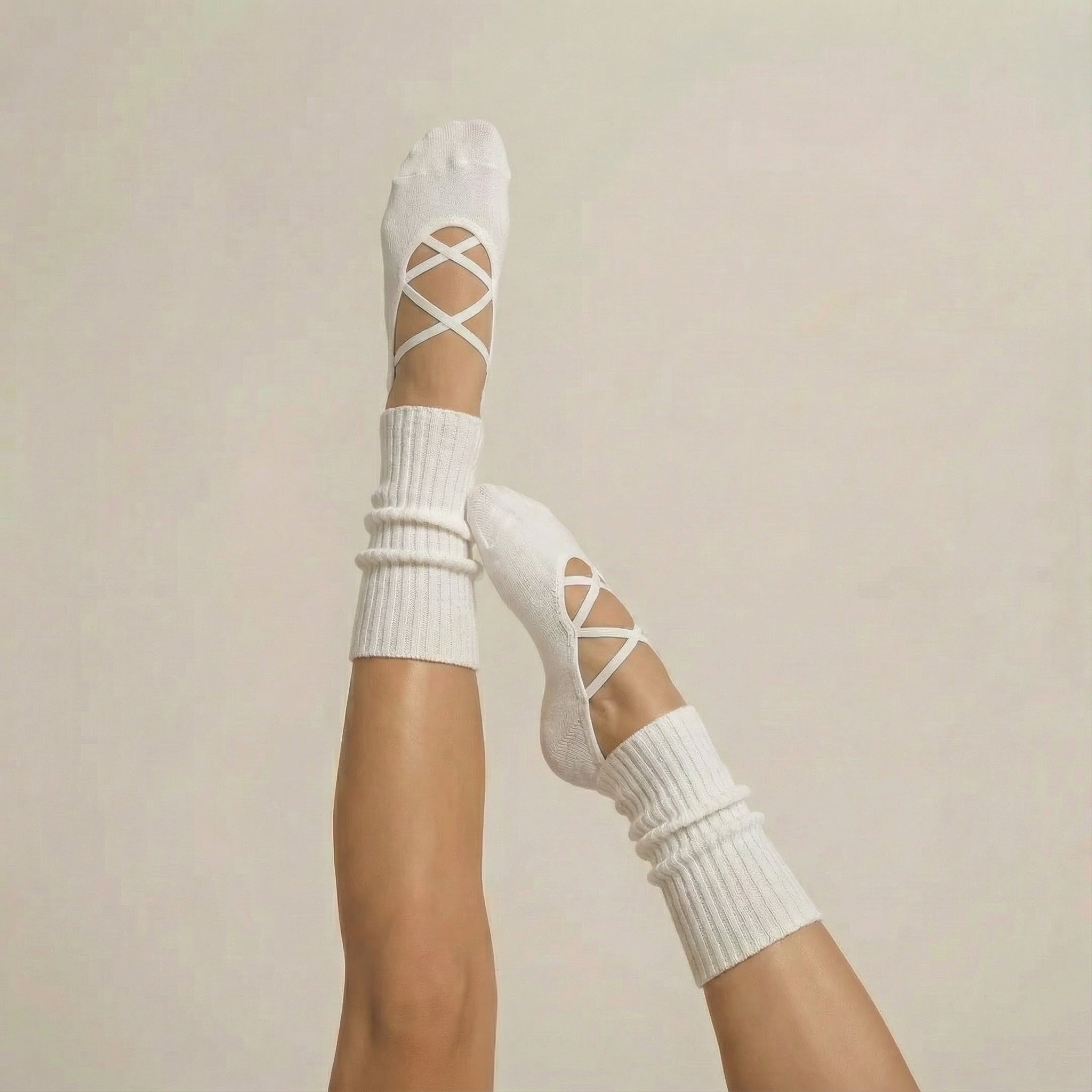 White Strappy Ballet Scrunch Legwarmer Pilates Grip Socks